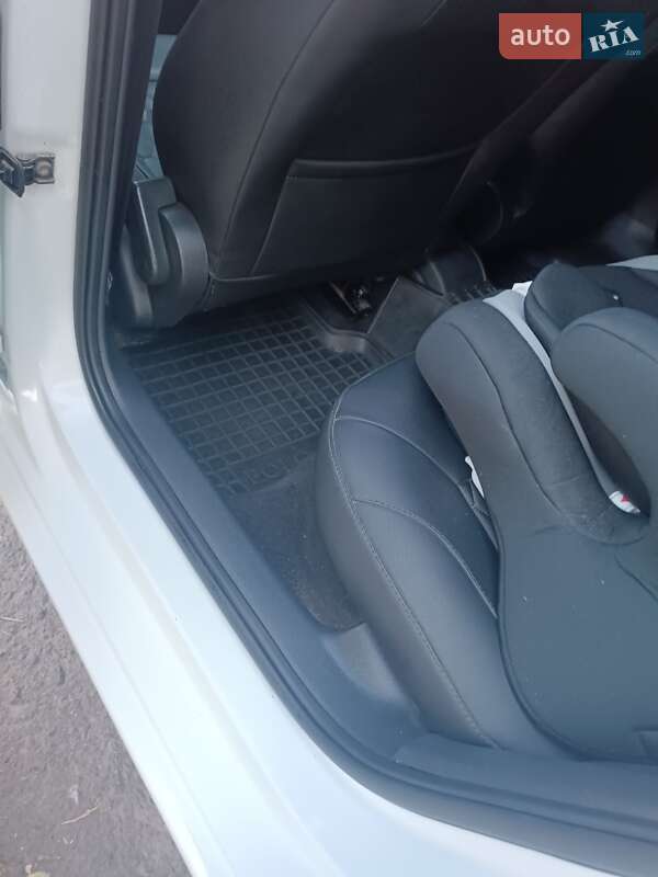 Седан Volkswagen Polo 2017 в Николаеве