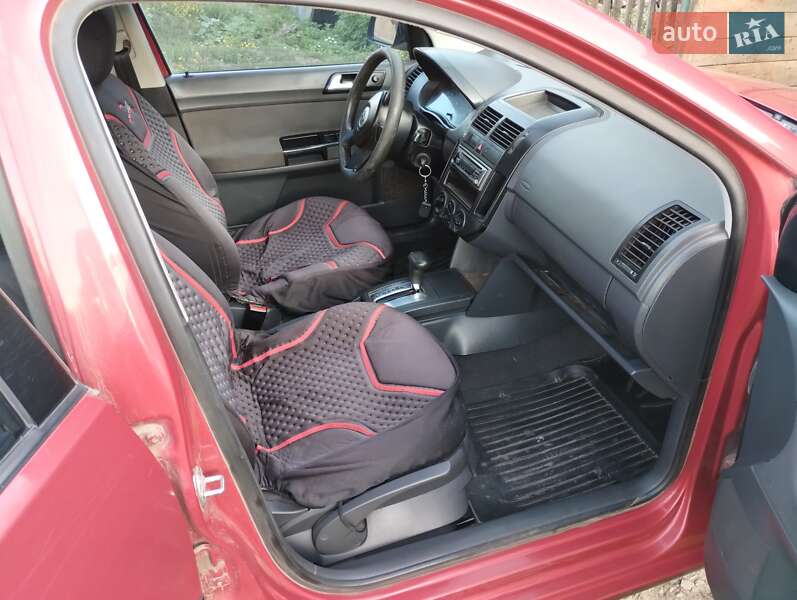Хэтчбек Volkswagen Polo 2003 в Гадяче