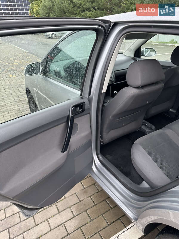 Хэтчбек Volkswagen Polo 2007 в Киверцах