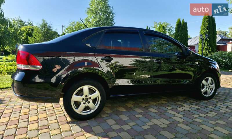 Седан Volkswagen Polo 2013 в Киеве фото 10 Седан Volkswagen Polo 2013 в Киеве