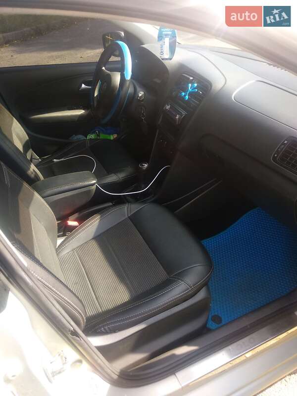 Седан Volkswagen Polo 2011 в Рівному