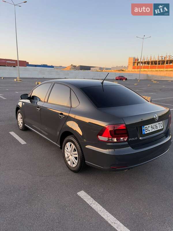 Седан Volkswagen Polo 2017 в Львове