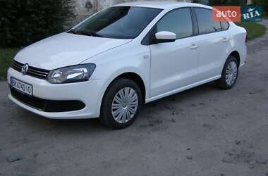 Седан Volkswagen Polo 2011 в Острозі
