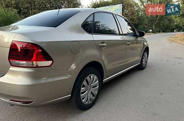 Седан Volkswagen Polo 2016 в Днепре