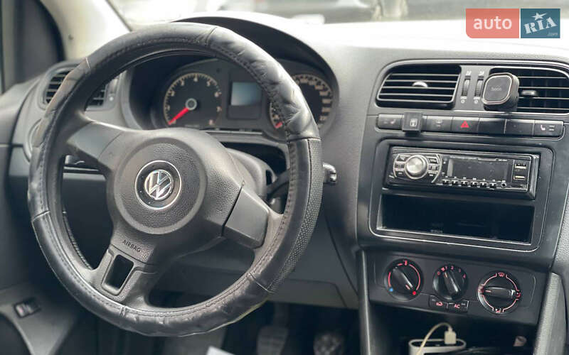Седан Volkswagen Polo 2011 в Чернівцях фото 8 Седан Volkswagen Polo 2011 в Чернівцях