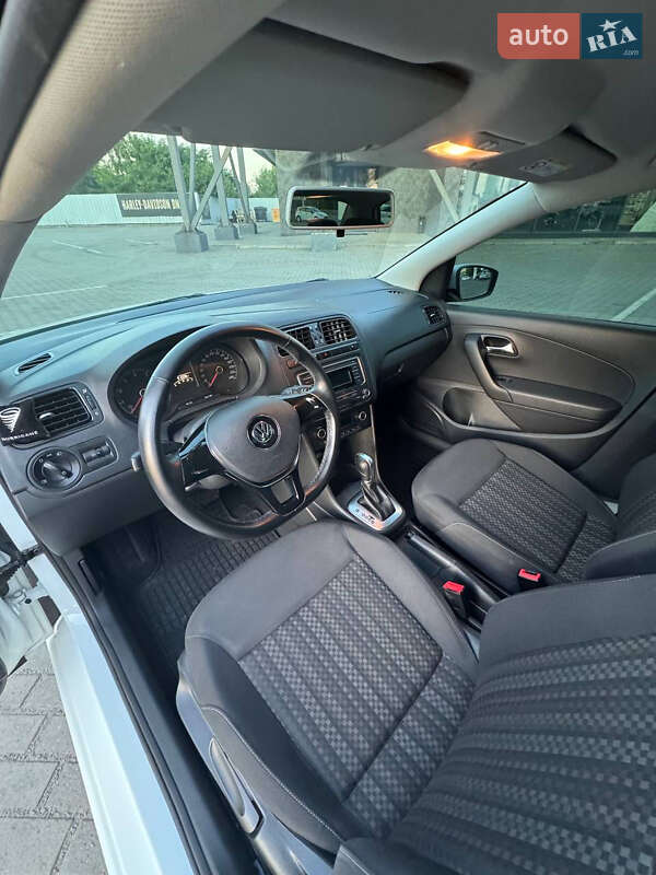 Седан Volkswagen Polo 2017 в Дніпрі