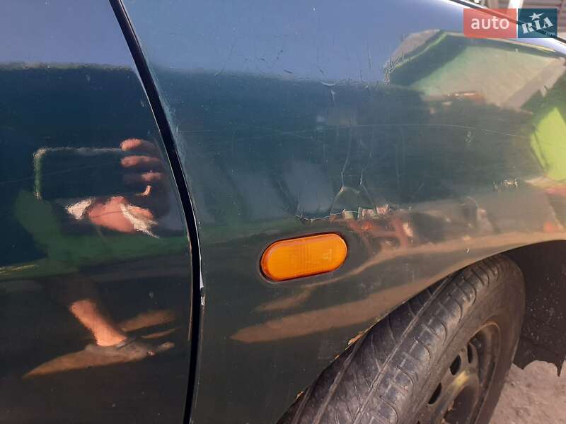 Седан Volkswagen Polo 1997 в Долині