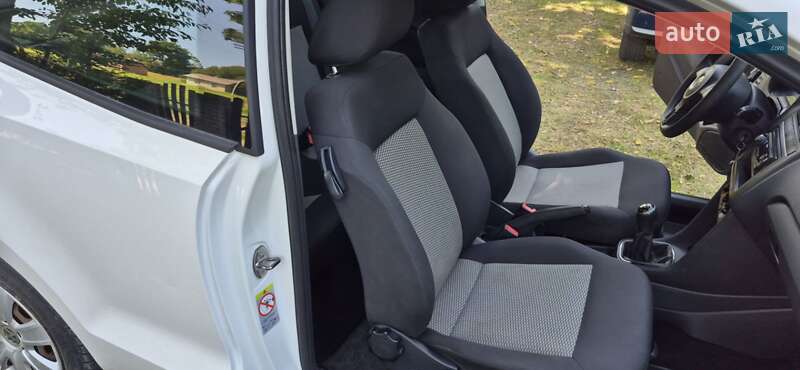 Хэтчбек Volkswagen Polo 2013 в Ивано-Франковске фото 3 Хэтчбек Volkswagen Polo 2013 в Ивано-Франковске