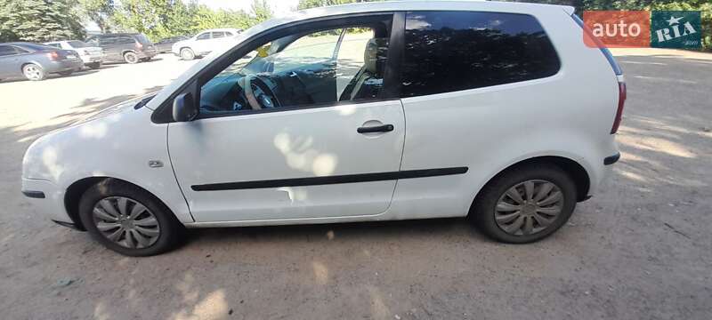 Хэтчбек Volkswagen Polo 2004 в Новояворовске