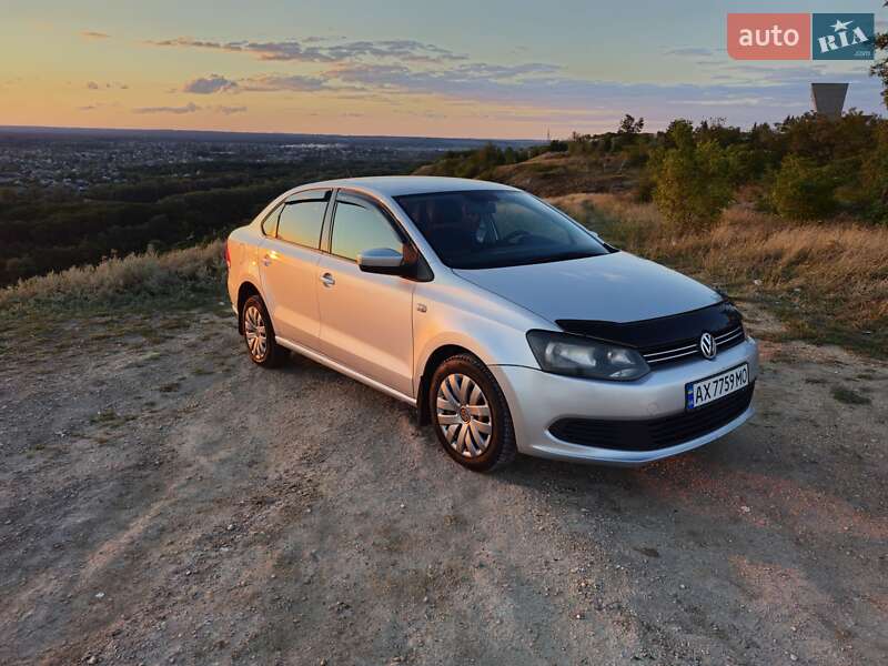 Седан Volkswagen Polo 2011 в Изюме