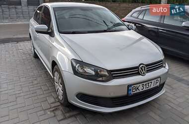 Седан Volkswagen Polo 2013 в Рівному