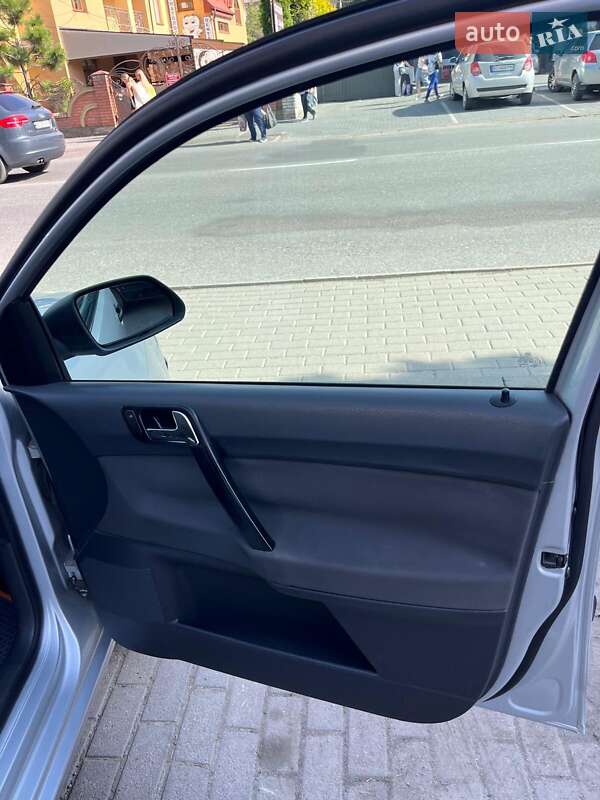 Хэтчбек Volkswagen Polo 2008 в Стрые