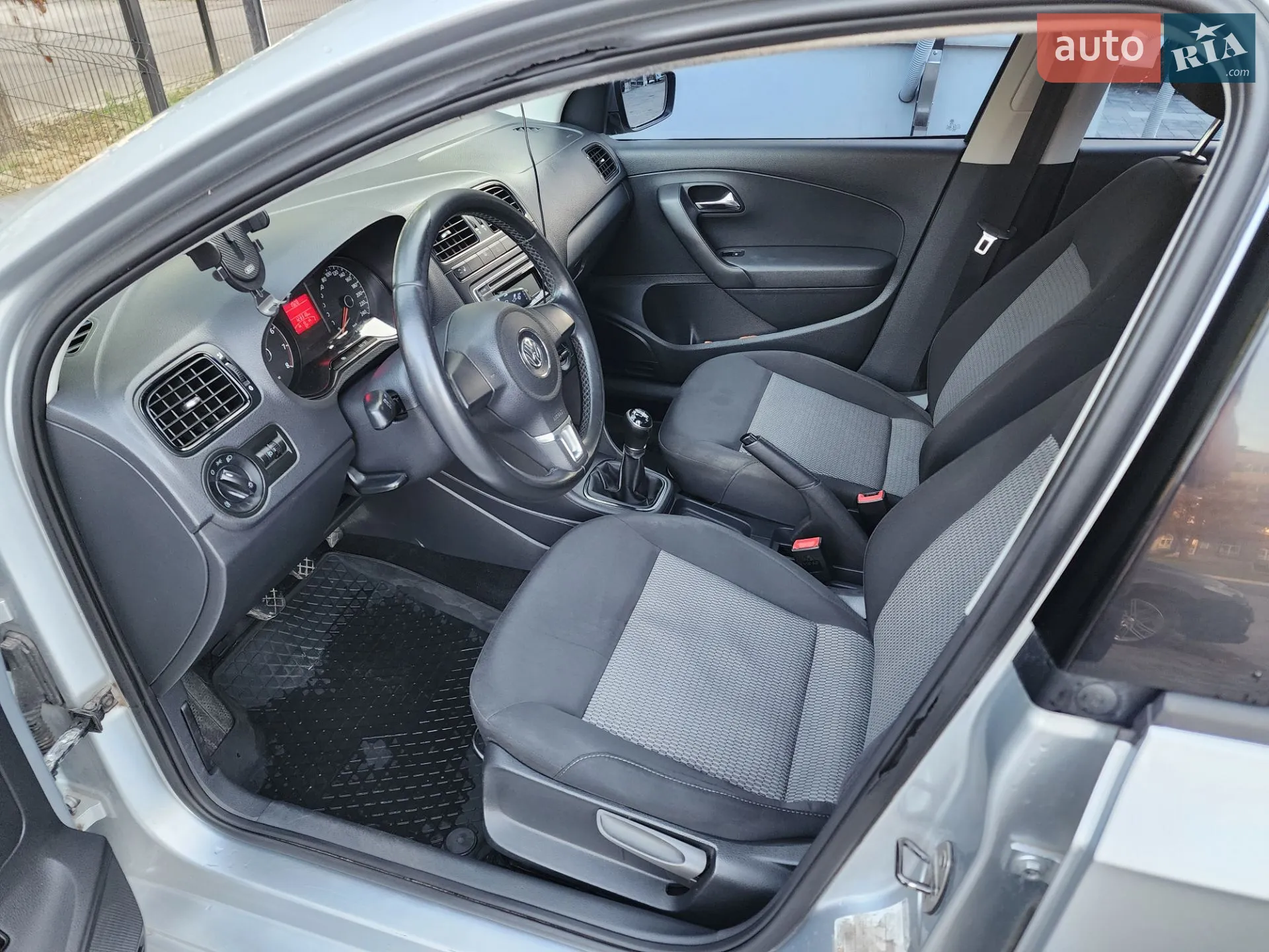 Volkswagen Polo 2013 VIN XW8ZZZ61ZDG049146 фото оголошення 5 з 14