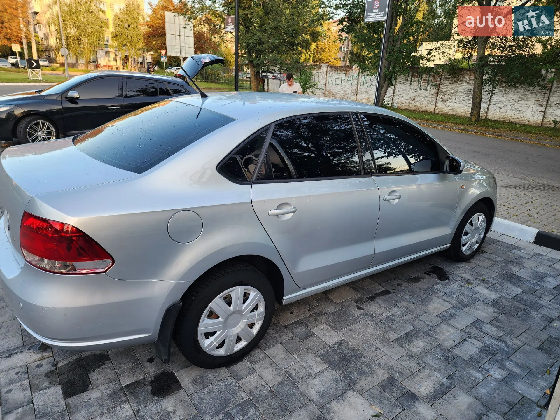 Volkswagen Polo 2013 VIN XW8ZZZ61ZDG049146 фото оголошення 8 з 14