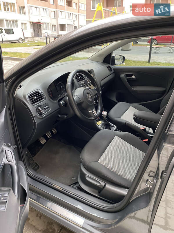 Хэтчбек Volkswagen Polo 2010 в Львове