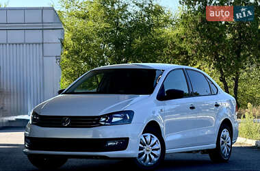 Седан Volkswagen Polo 2017 в Дніпрі