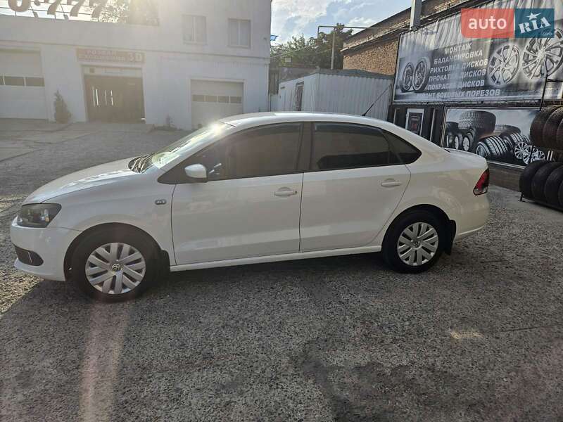 Седан Volkswagen Polo 2012 в Днепре