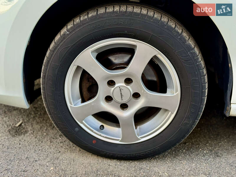 Седан Volkswagen Polo 2017 в Киеве