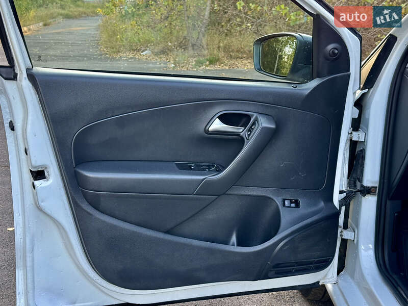 Седан Volkswagen Polo 2017 в Киеве