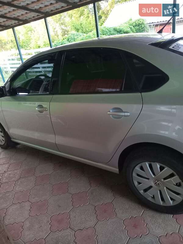 Седан Volkswagen Polo 2012 в Саврані