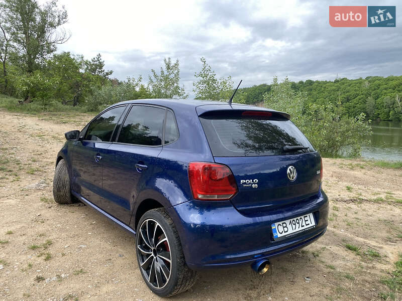 Хэтчбек Volkswagen Polo 2010 в Ровно