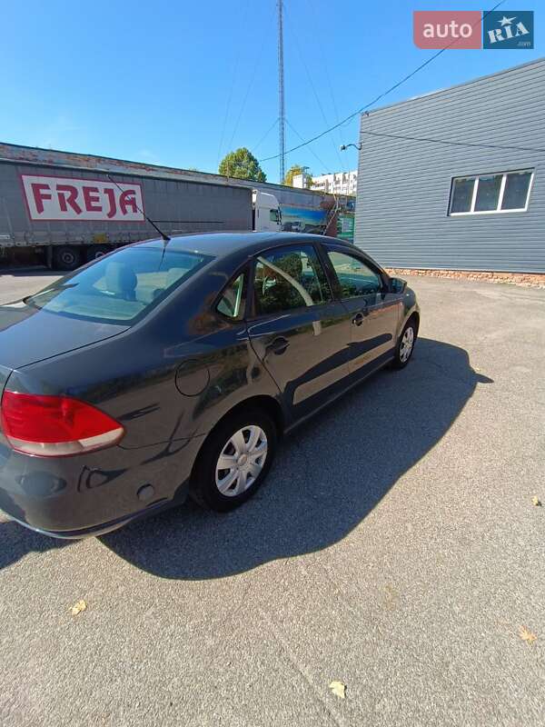 Седан Volkswagen Polo 2012 в Чернігові
