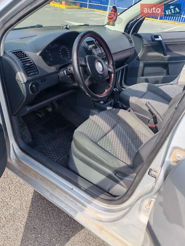Хэтчбек Volkswagen Polo 2003 в Ужгороде