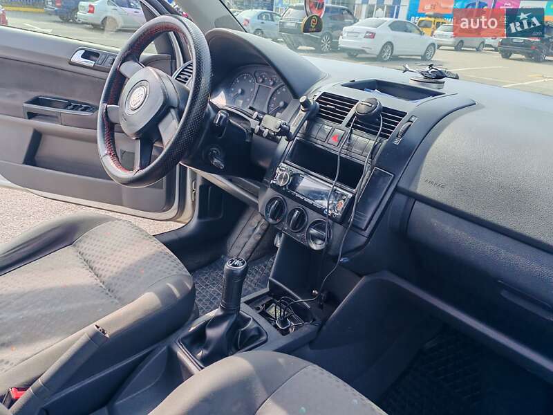 Хэтчбек Volkswagen Polo 2003 в Ужгороде