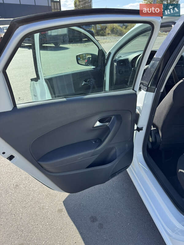 Седан Volkswagen Polo 2015 в Києві фото 14 Седан Volkswagen Polo 2015 в Києві