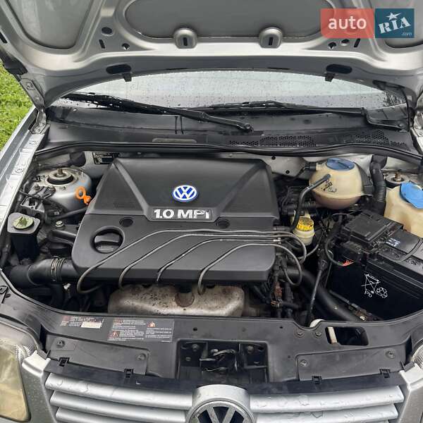 Хэтчбек Volkswagen Polo 2001 в Народичах