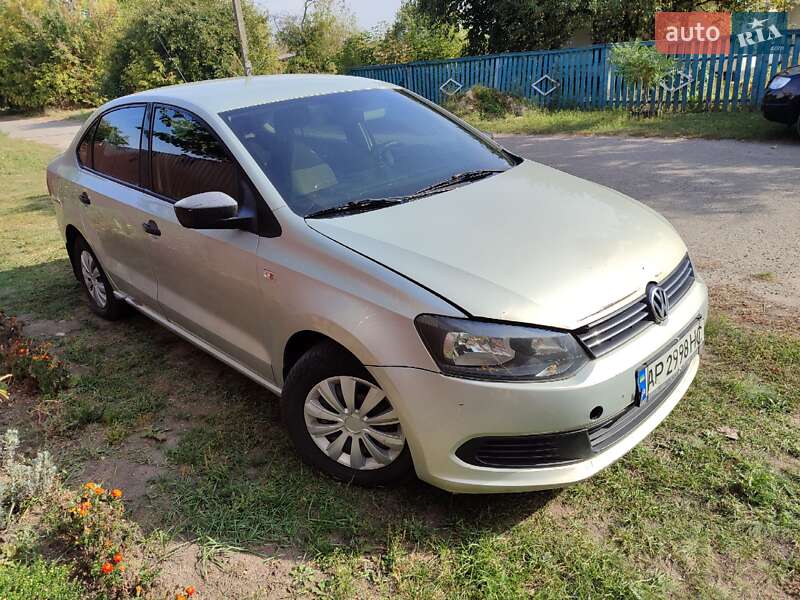 Седан Volkswagen Polo 2012 в Семеновке