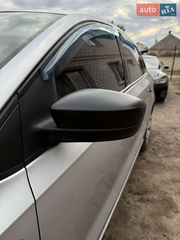 Седан Volkswagen Polo 2011 в Харькове