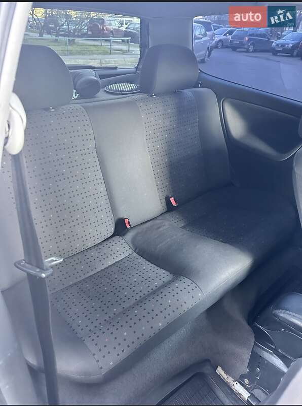 Хэтчбек Volkswagen Polo 2001 в Киеве