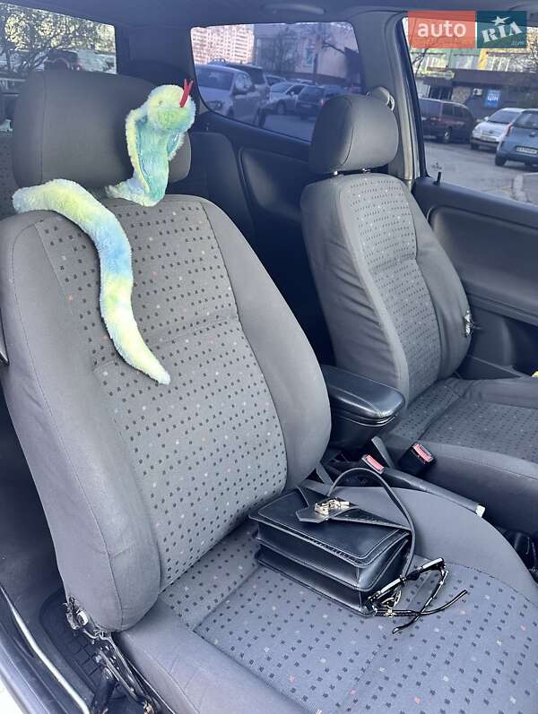 Хэтчбек Volkswagen Polo 2001 в Киеве