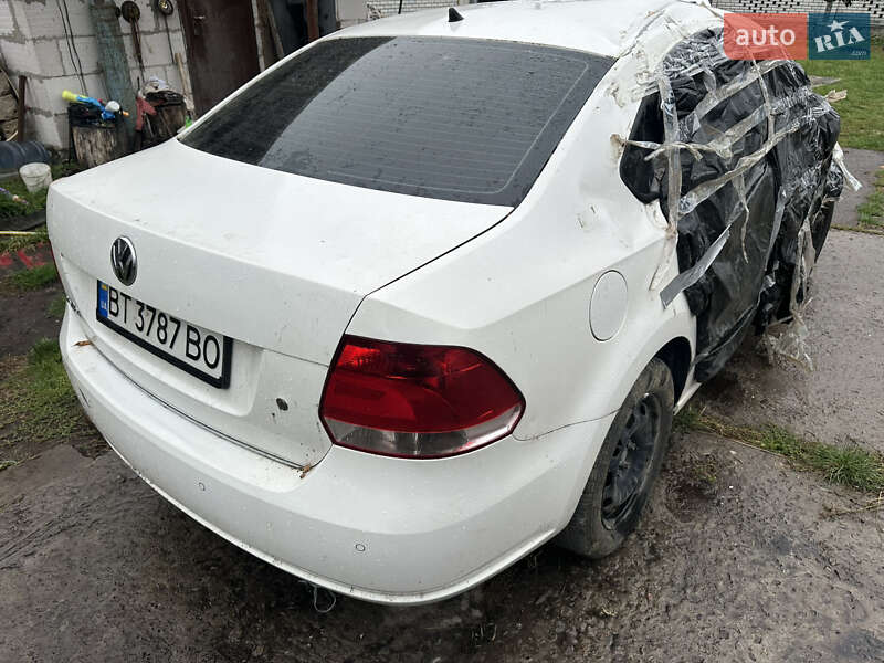 Седан Volkswagen Polo 2012 в Гребенках