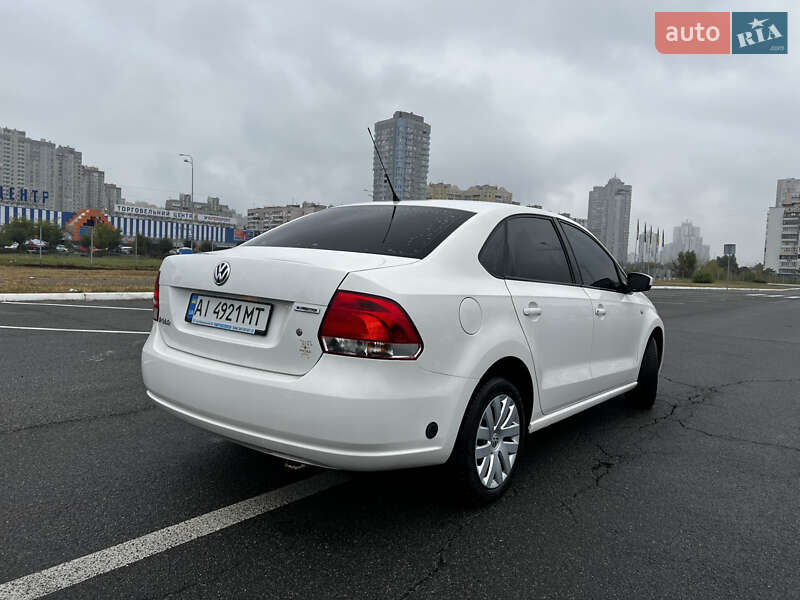 Седан Volkswagen Polo 2012 в Киеве