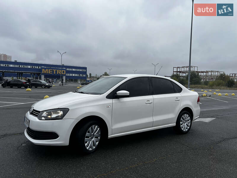 Седан Volkswagen Polo 2012 в Киеве
