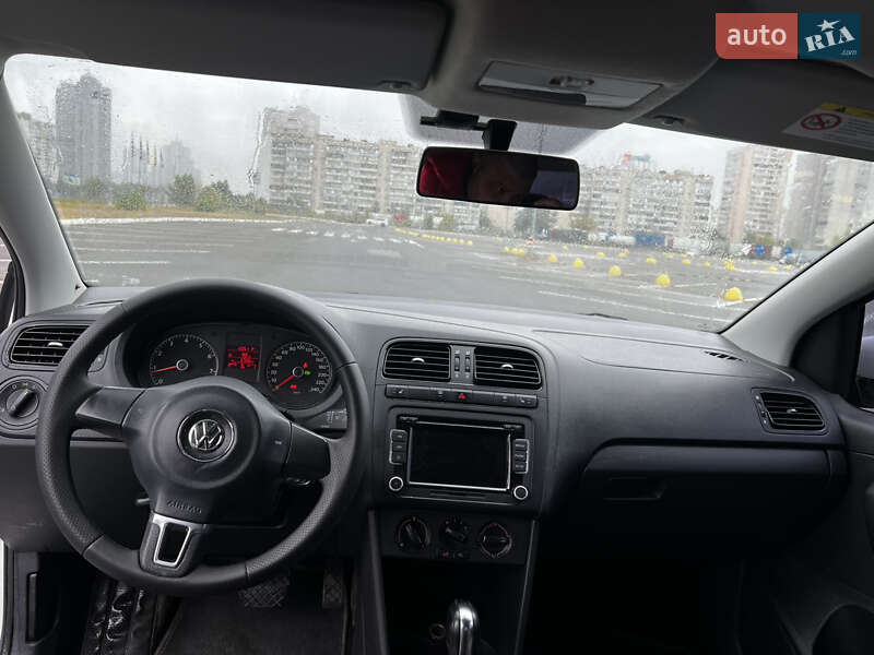Седан Volkswagen Polo 2012 в Киеве