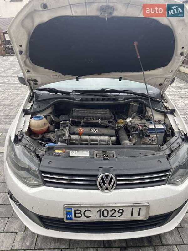 Седан Volkswagen Polo 2012 в Буську