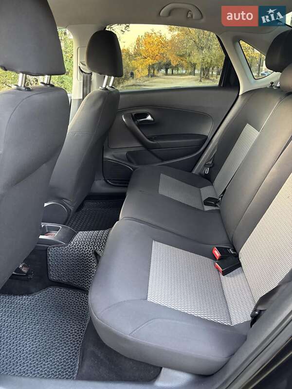 Седан Volkswagen Polo 2013 в Днепре