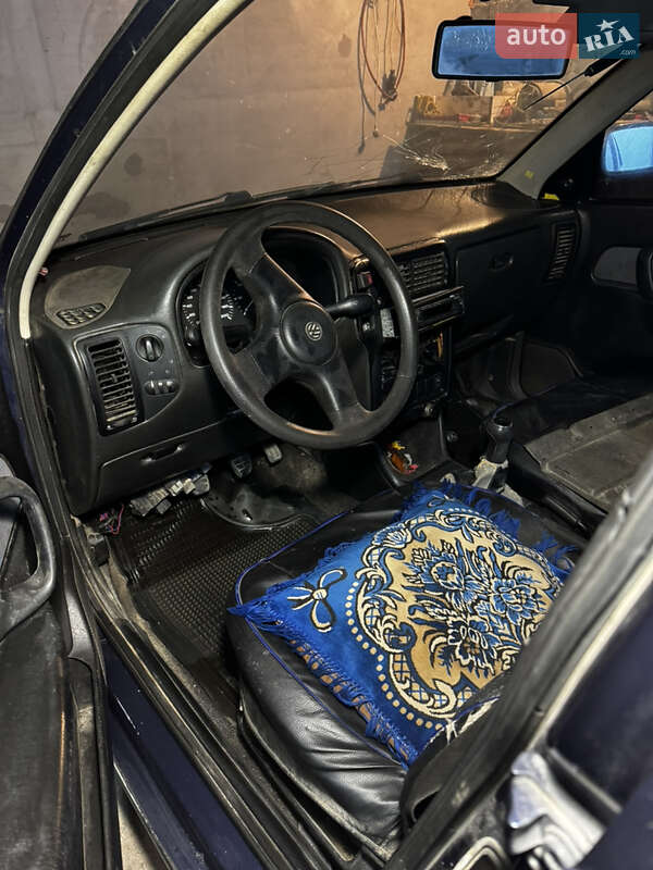 Седан Volkswagen Polo 1997 в Самборі