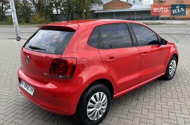 Хэтчбек Volkswagen Polo 2009 в 