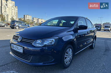 Седан Volkswagen Polo 2013 в Киеве