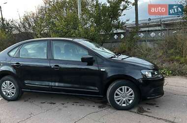 Седан Volkswagen Polo 2012 в 