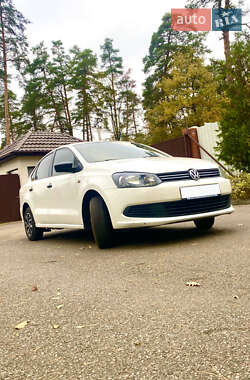 Седан Volkswagen Polo 2013 в Киеве