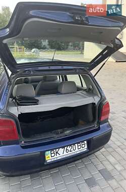 Хэтчбек Volkswagen Polo 2000 в 