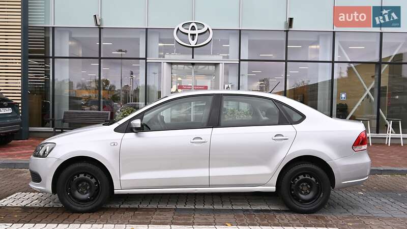 Седан Volkswagen Polo 2013 в Киеве