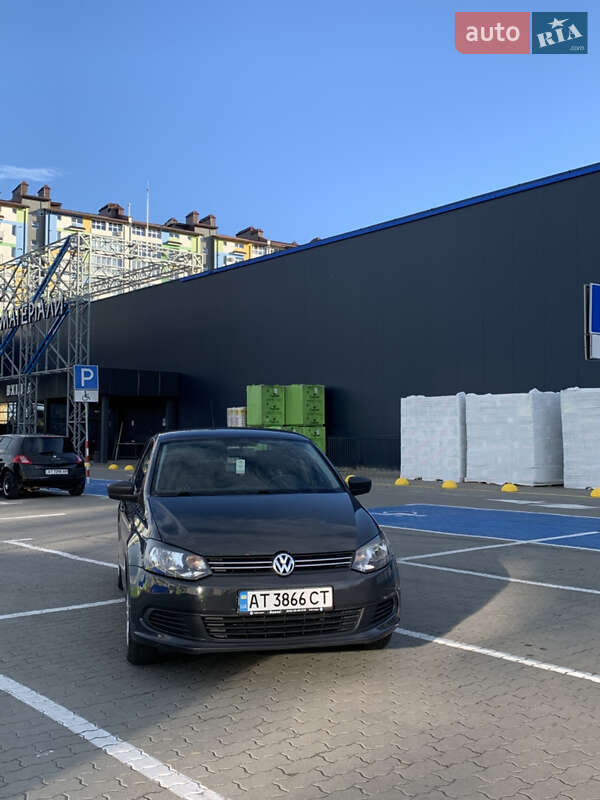 Седан Volkswagen Polo 2012 в Ивано-Франковске