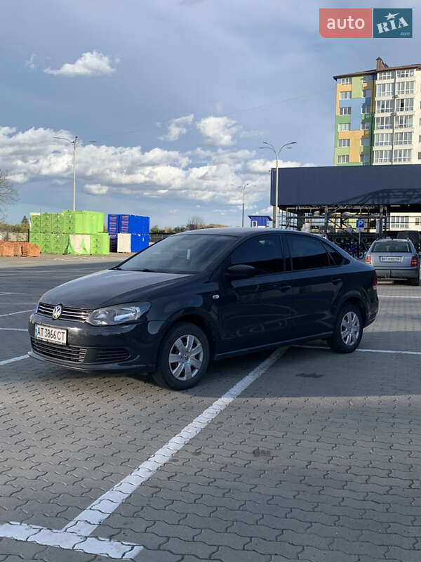 Седан Volkswagen Polo 2012 в Ивано-Франковске