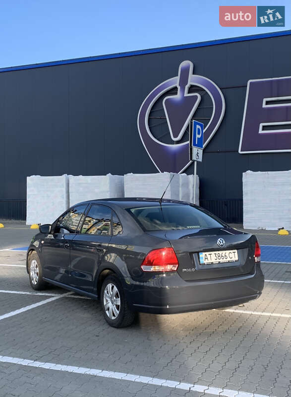 Седан Volkswagen Polo 2012 в Ивано-Франковске